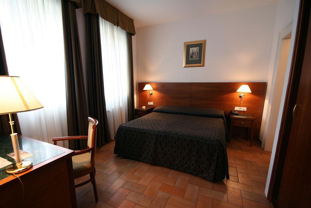 Hotel Galileo Praha Rom bilde